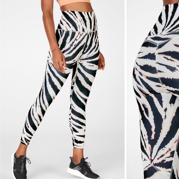 NWT Fabletics Pure Lux Ultra High Waisted Leggings SZ S - Picture 3 of 7